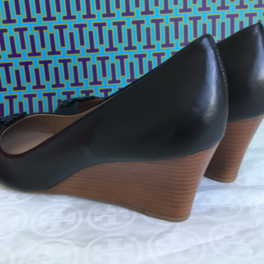TORY BURCH LOWELL 65mm WEDGE PUMP CLOSED TOE PUMP - Picture 5 of 6